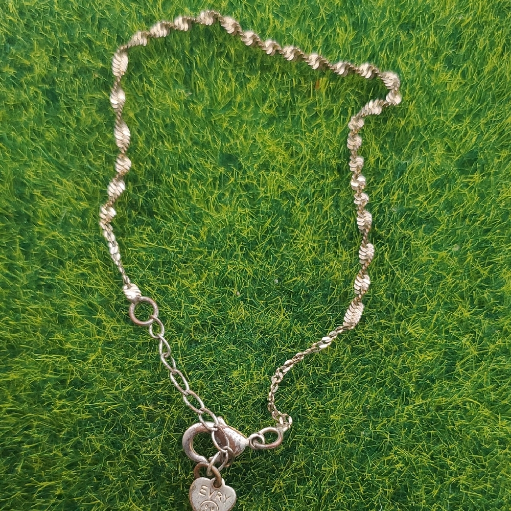 Classy Silver Evry Heart Charm Bracelet B3425
